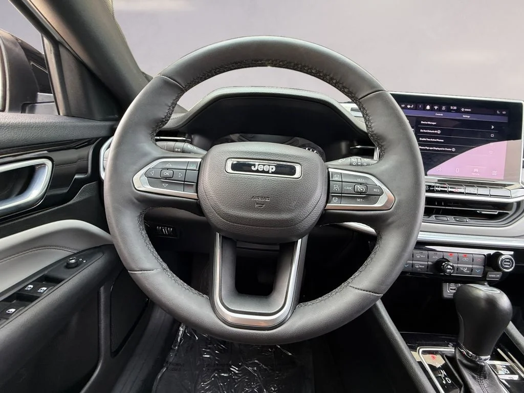 2025 Jeep Compass Limited - Photo 13