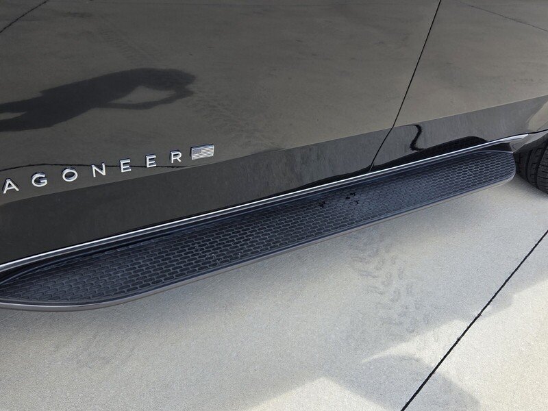 Used 2022 Diamond Black JEEP SERIES II 4X2 image 10