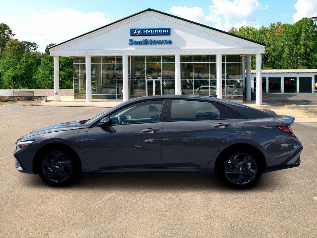 New 2026 Gray Hyundai SEL Sport Plus image 3