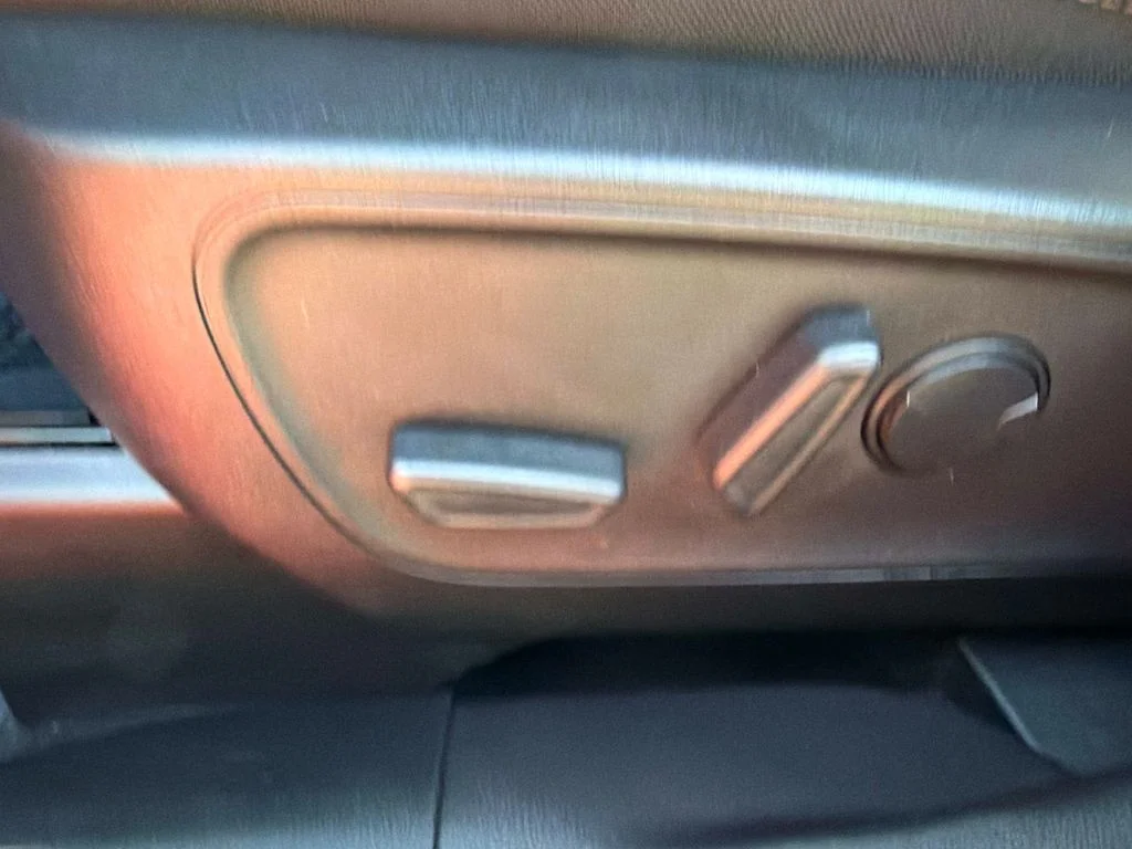 Used 2022 Red Ford SE image 20