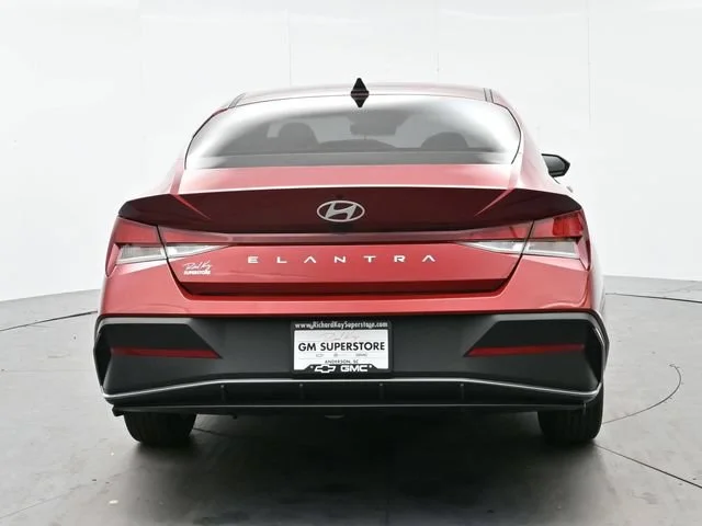 Used 2024 Ultimate Red Hyundai SEL image 6