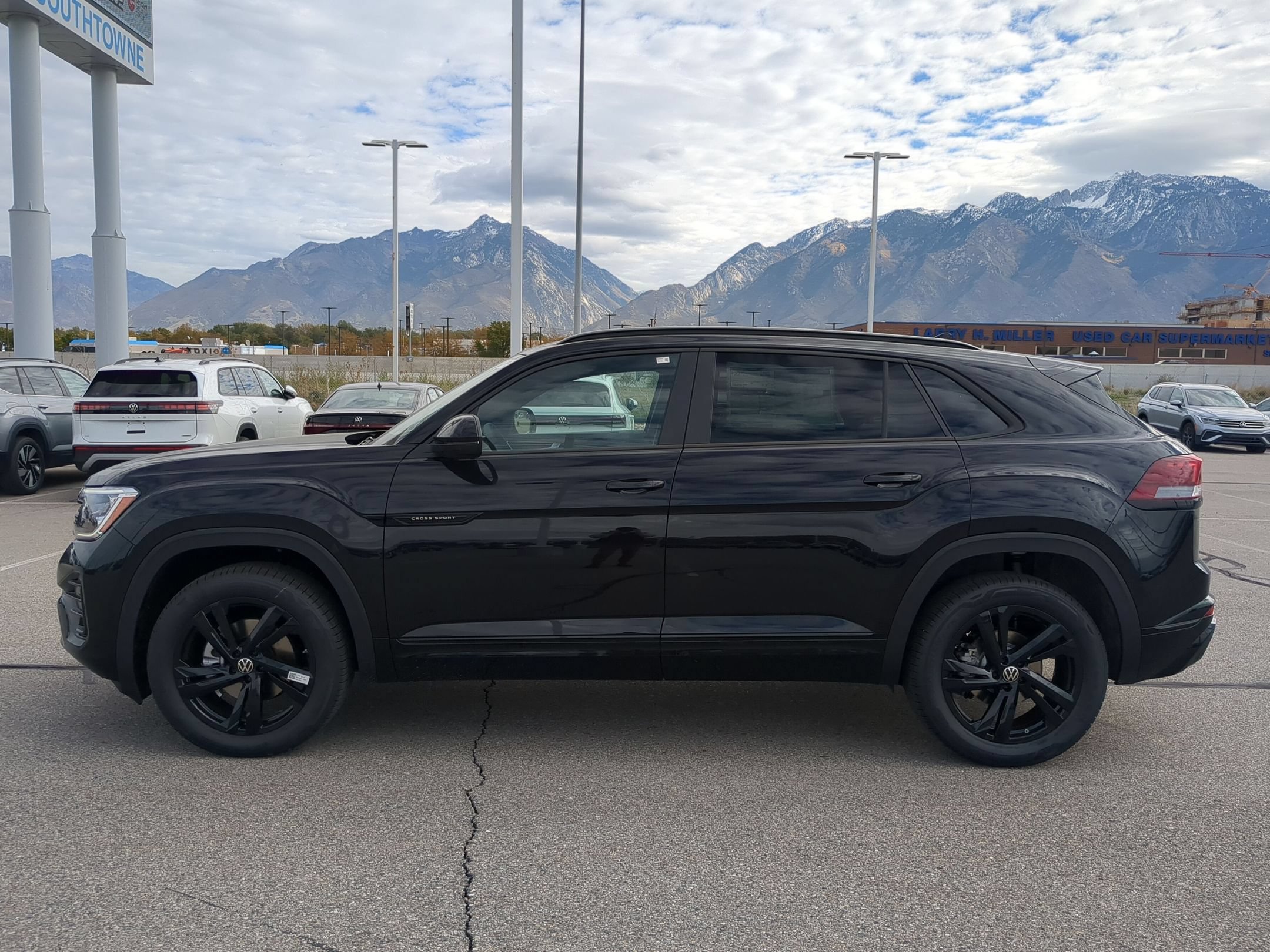 New 2026 Deep Black Pearl Volkswagen 2.0T SEL R-Line Black image 7