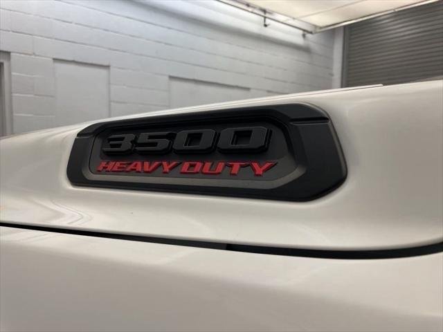 New 2026 Bright White Clear-Coat Exterior Paint RAM TRADESMAN image 9