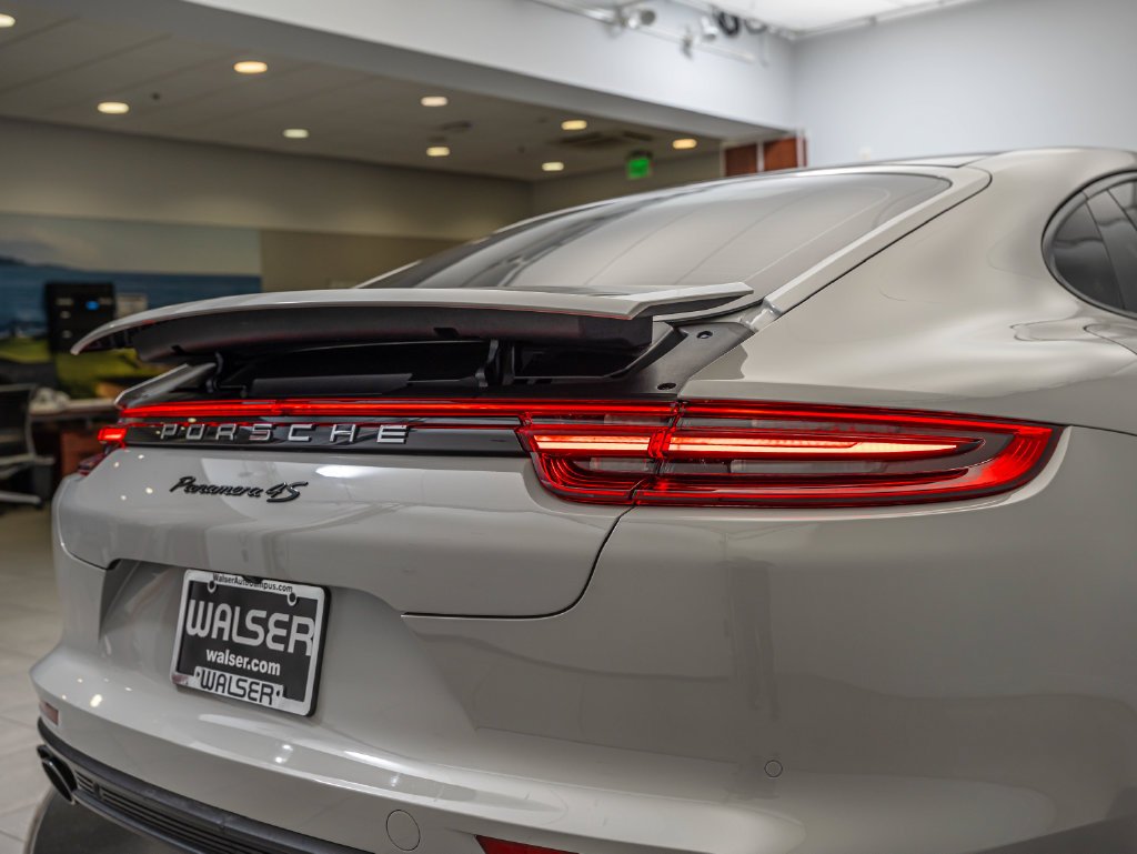 Used 2018 Chalk Porsche 4S image 19