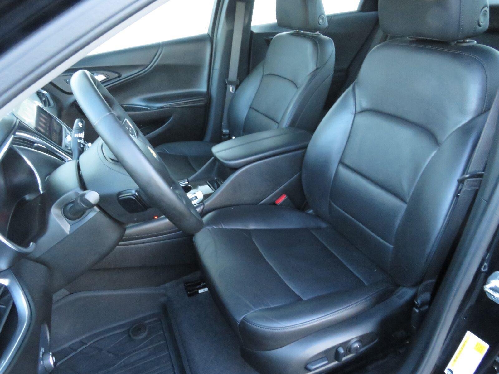 Used 2025 Mosaic Black Metallic Chevrolet LT image 21