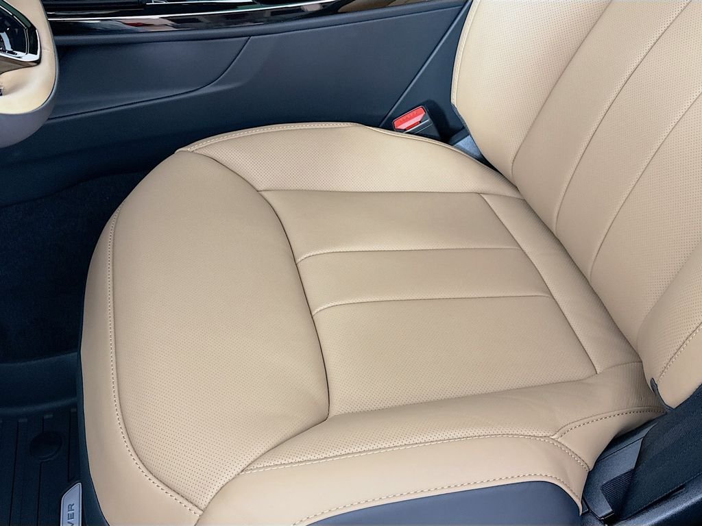 New 2026 Santorini Black Land Rover Dynamic SE image 20