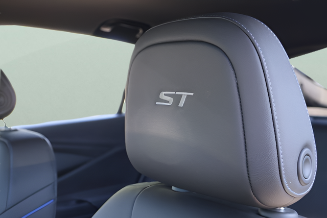 Used 2024 White Buick Sport Touring image 15
