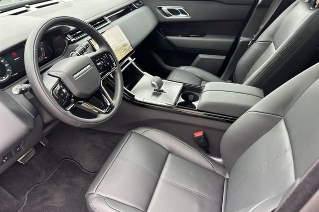 New 2026 Santorini Black Land Rover Dynamic SE image 9