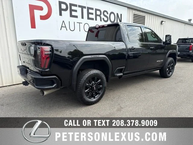 Used 2025  GMC AT4 Premium Plus image 4