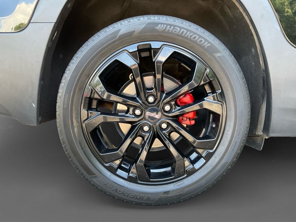 Used 2022 Black GMC SLE image 10