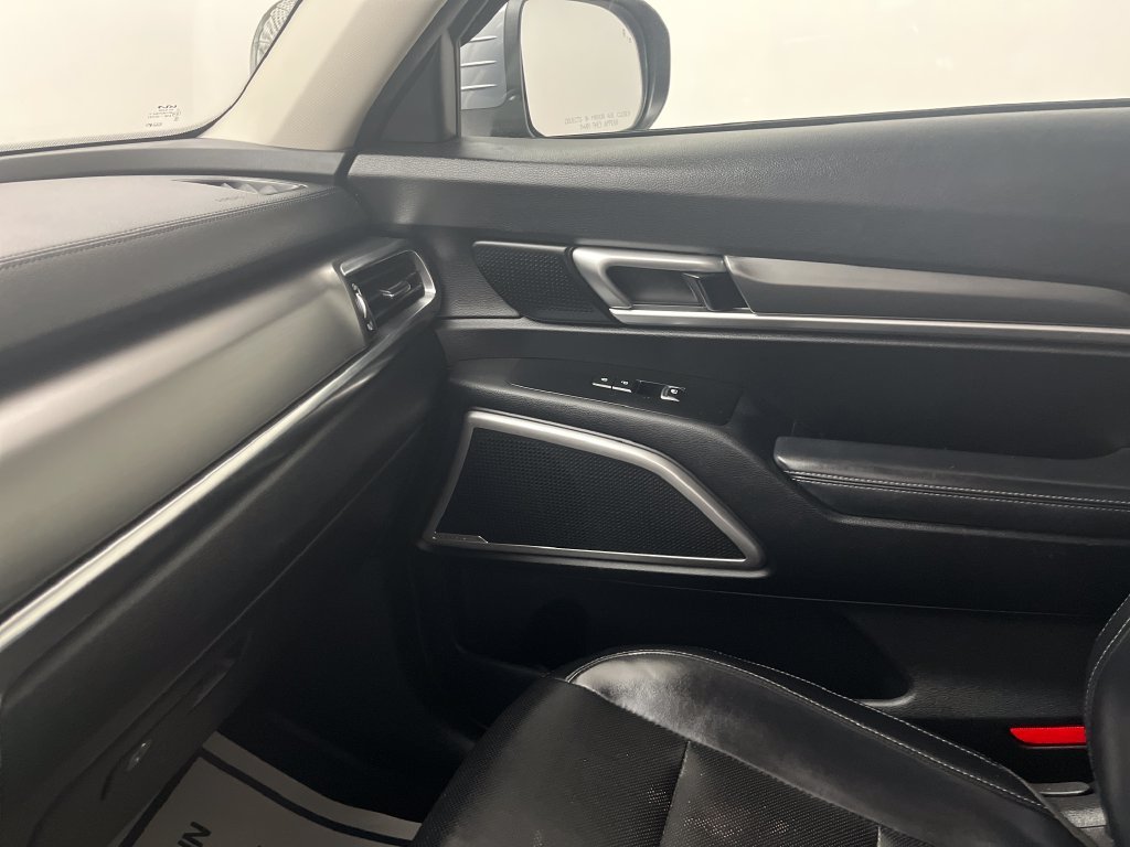 Used 2022 Silver Kia S image 24