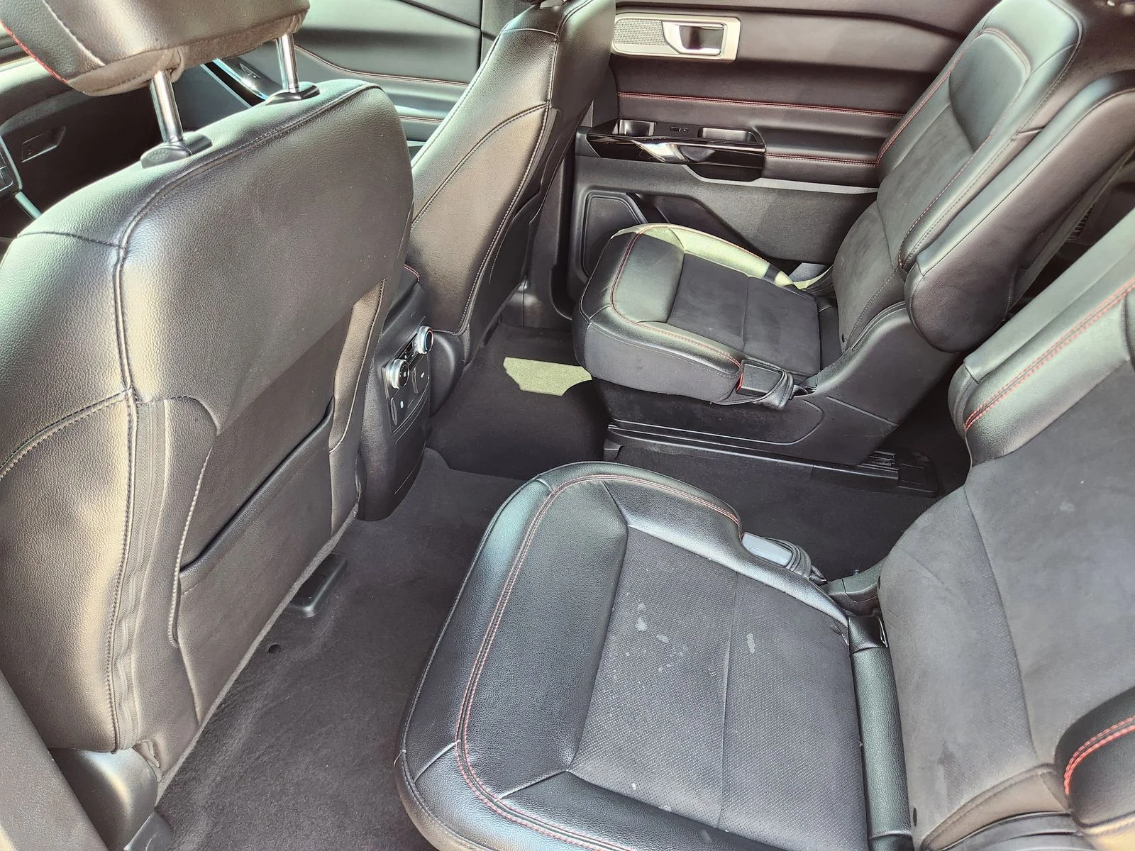 Used 2024 Silver Ford ST-Line image 29