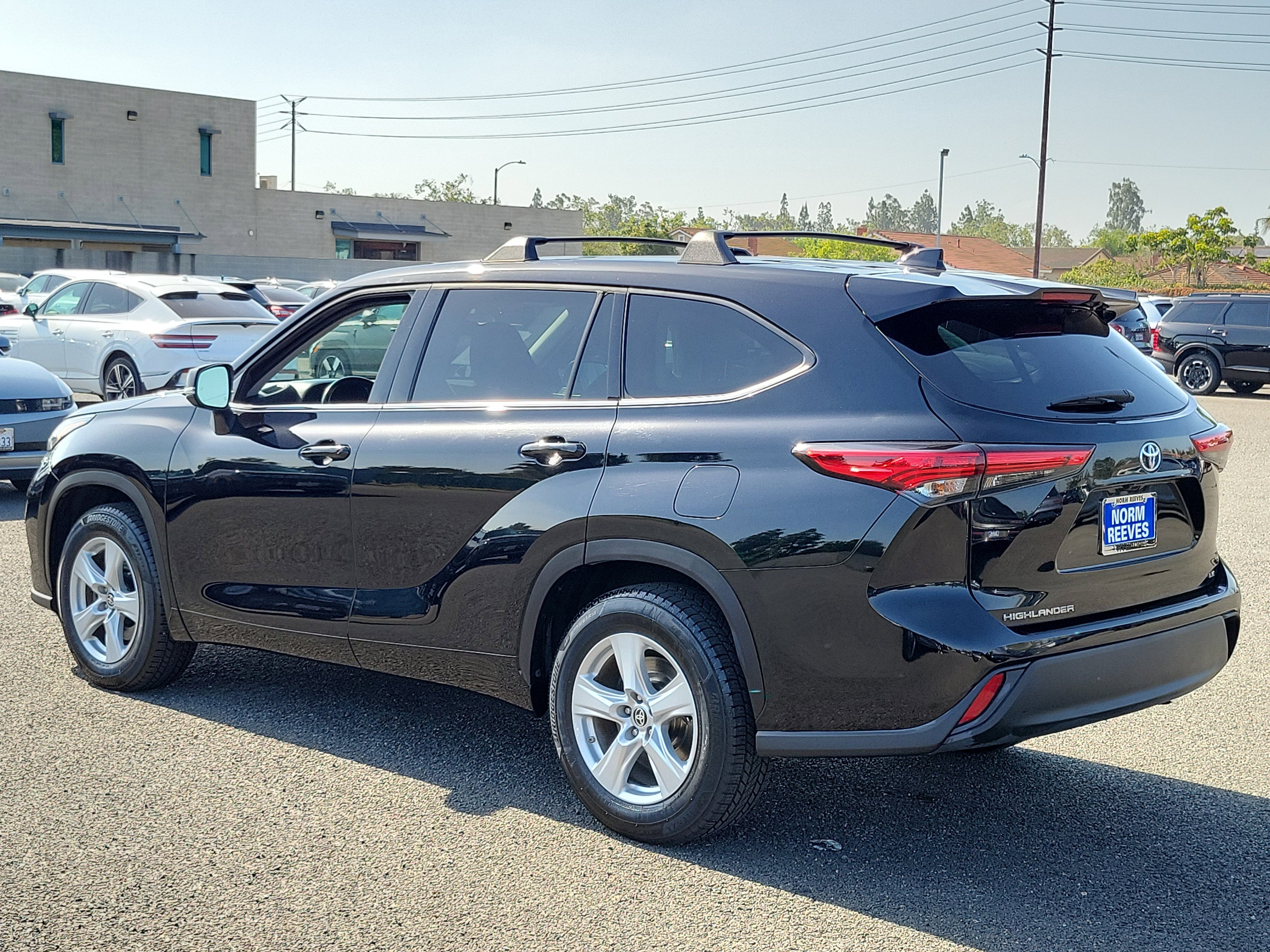 2021 Toyota Highlander LE - Photo 28