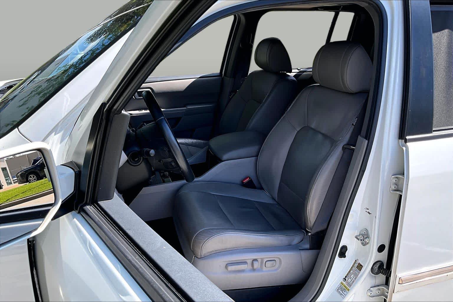 Used 2012 White Diamond Pearl Honda Touring image 7