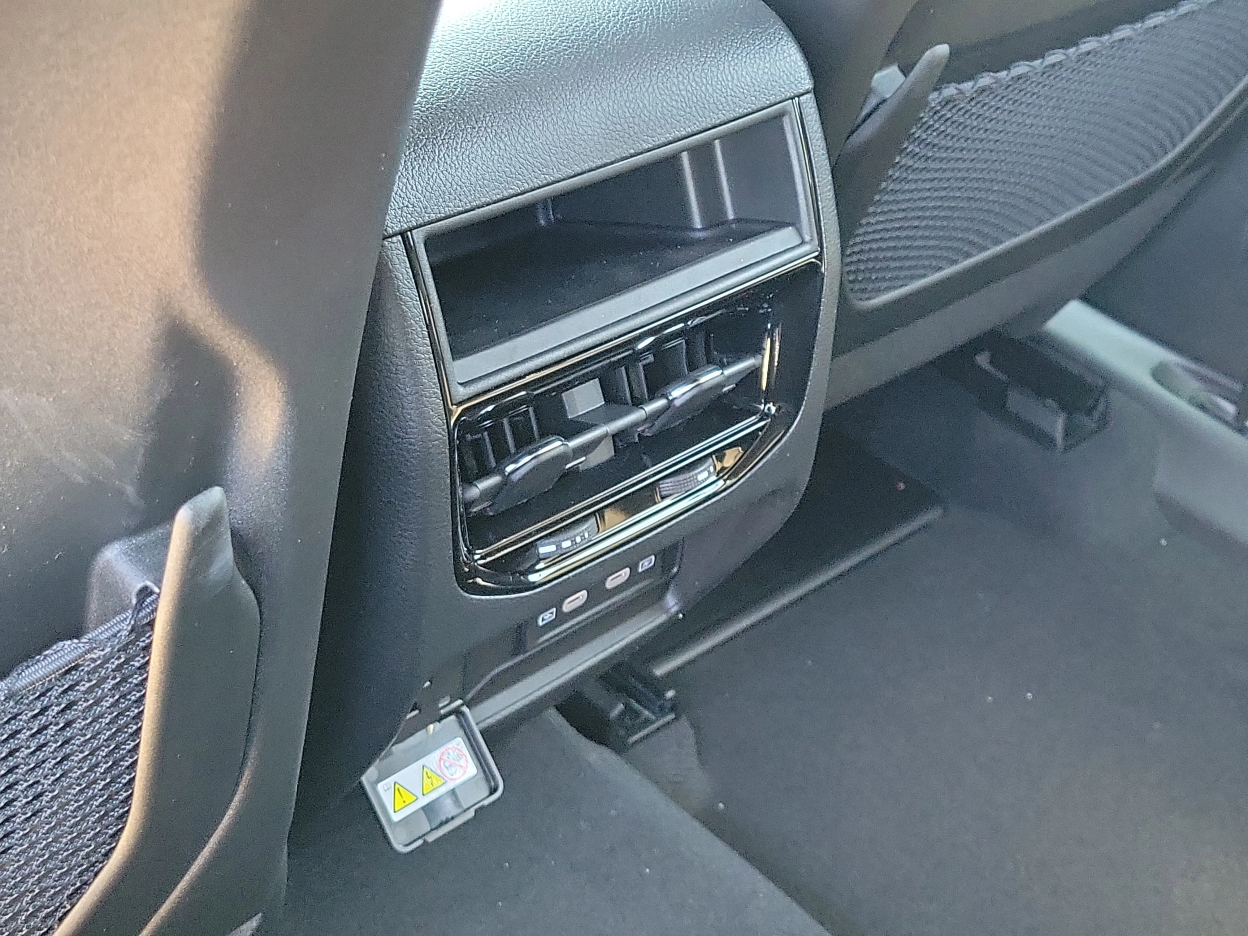 New 2026 Bright White Clearcoat Jeep Laredo Altitude image 13