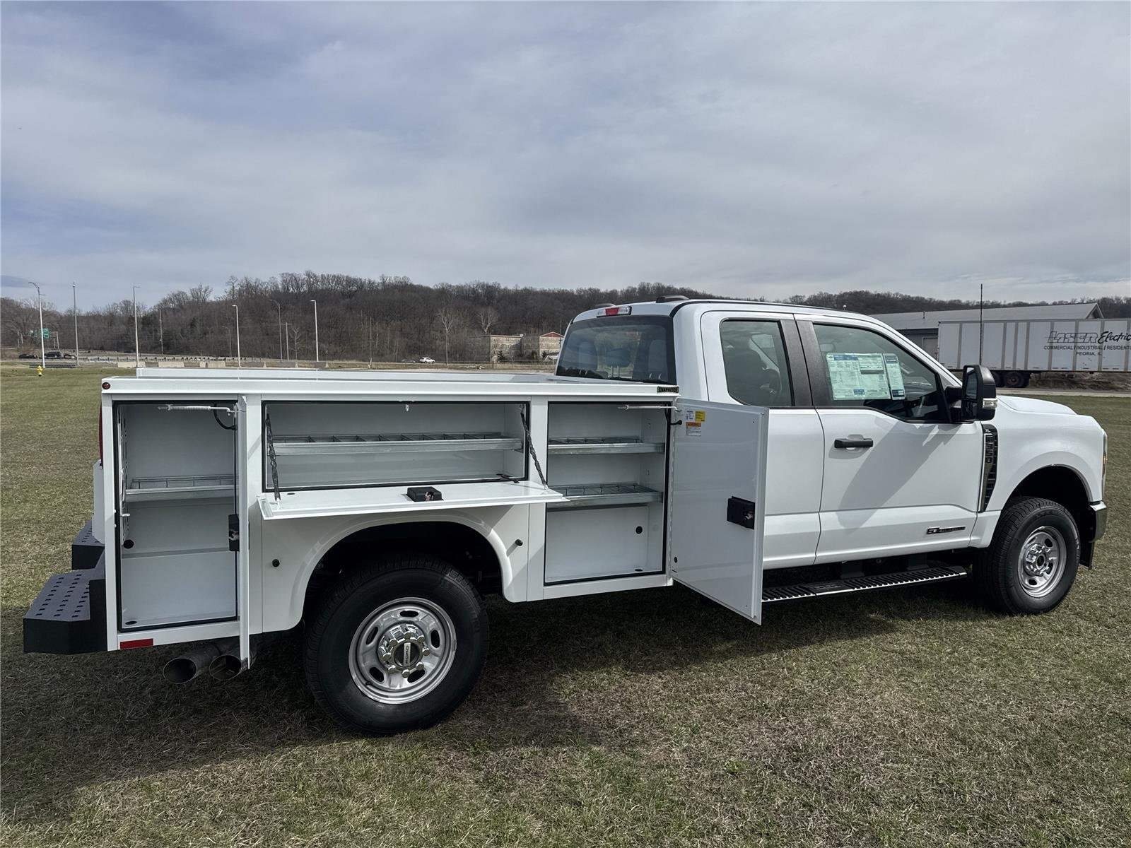 New 2026 Oxford White Ford F-350® XL image 28