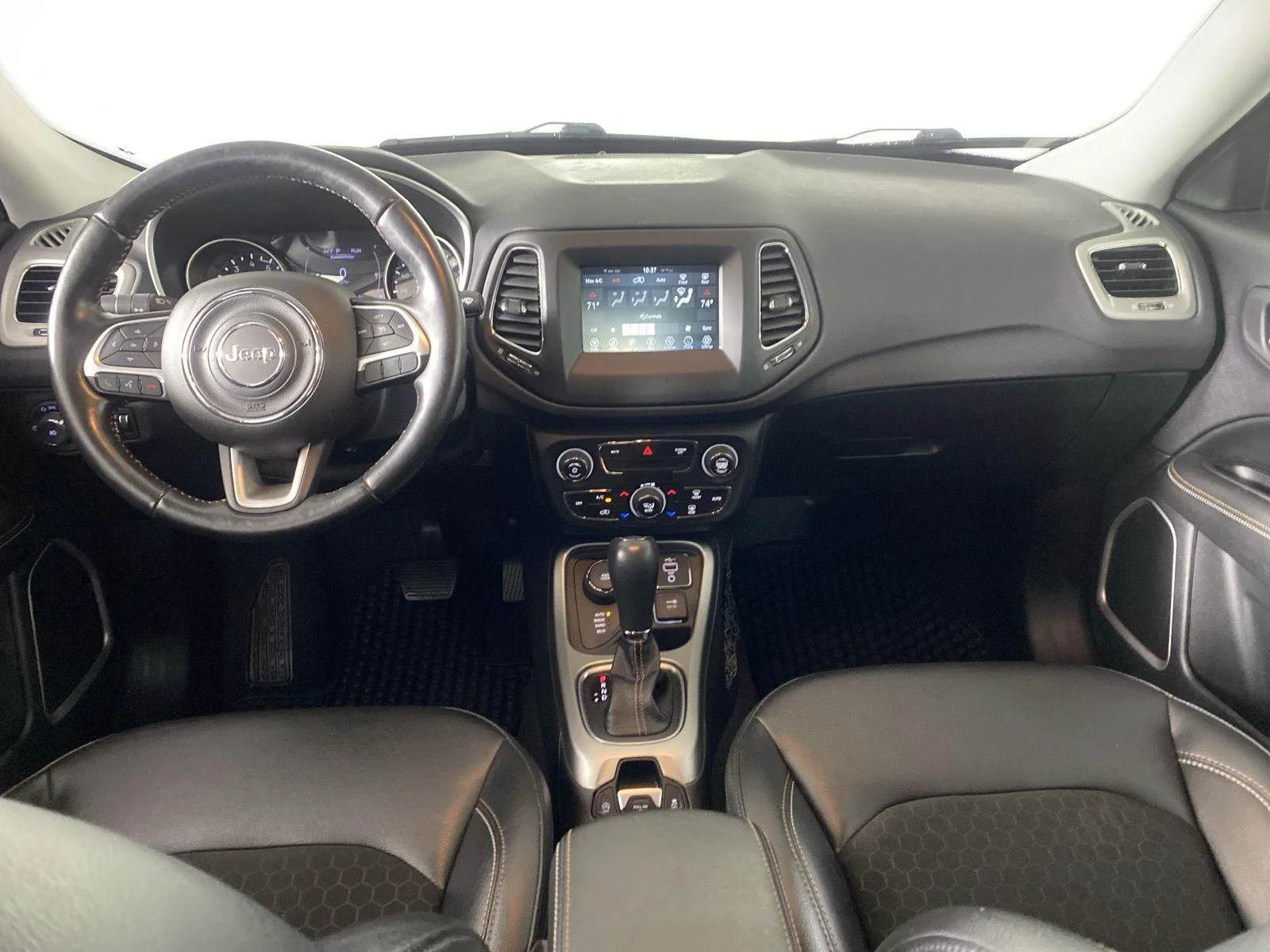 Used 2020 Laser Blue Pearlcoat Jeep Latitude image 23
