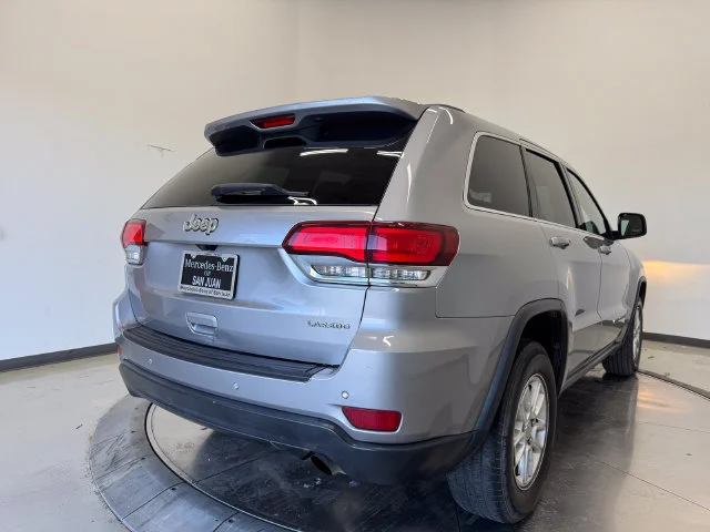 Used 2020 Billet Silver Metallic Clearcoat Jeep Laredo E image 32
