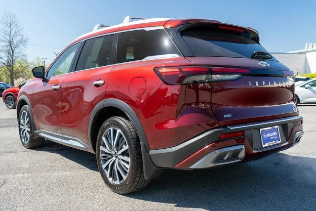 Used 2023 Red INFINITI Sensory image 8