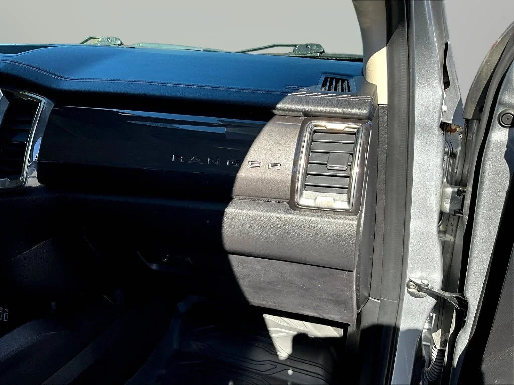 Used 2020 Silver Metallic Ford Lariat image 30
