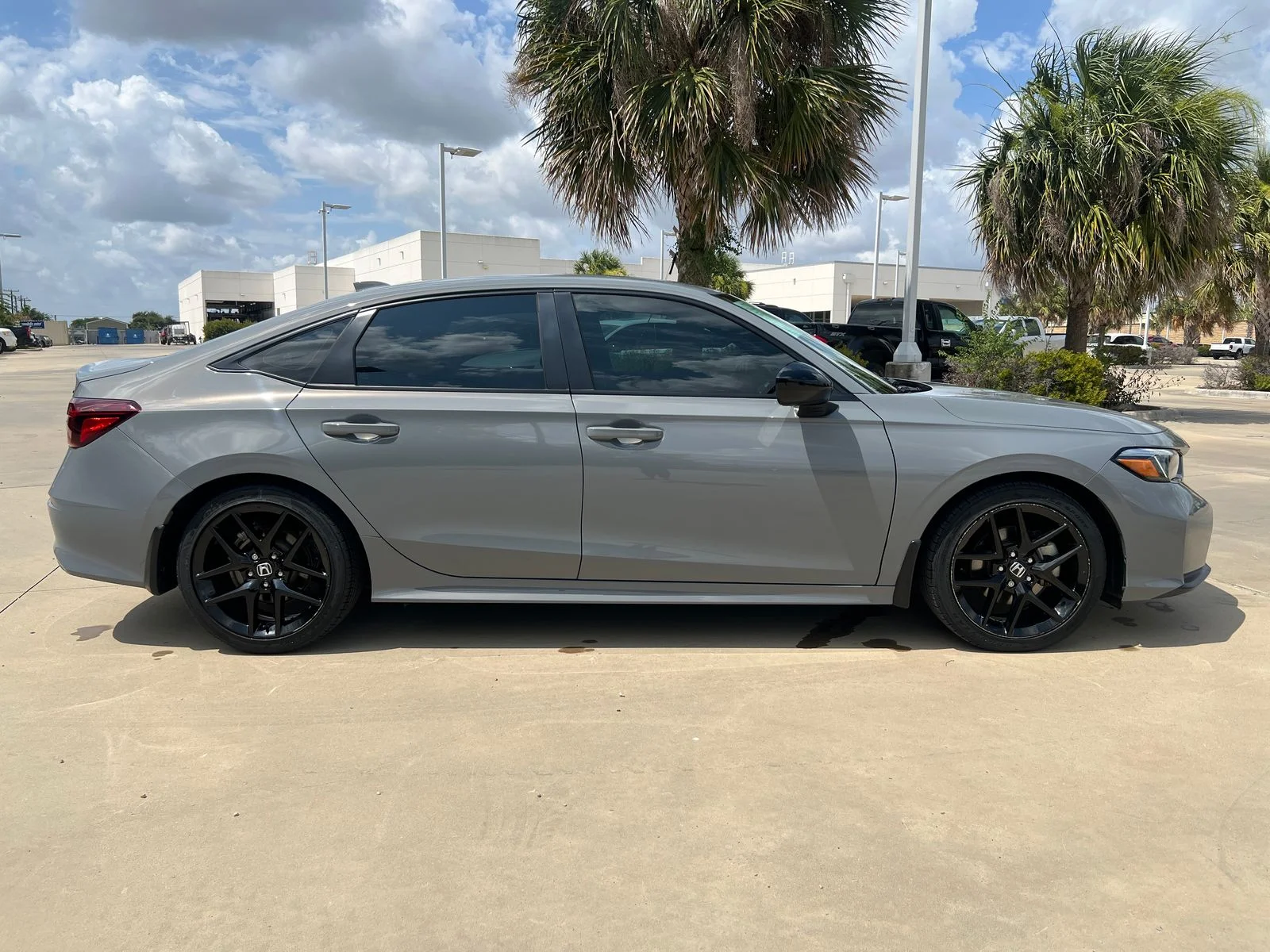 Used 2025 Urban Gray Pearl Honda 4D HYBRID SPORT image 7