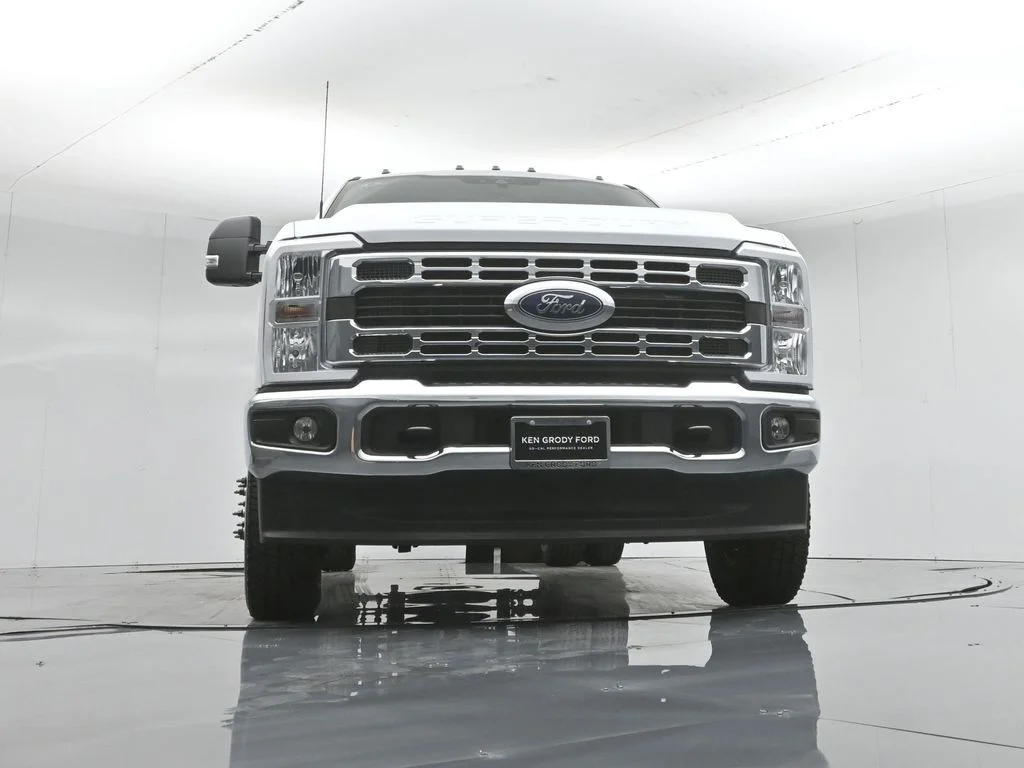 New 2026 Oxford White Ford XL image 41