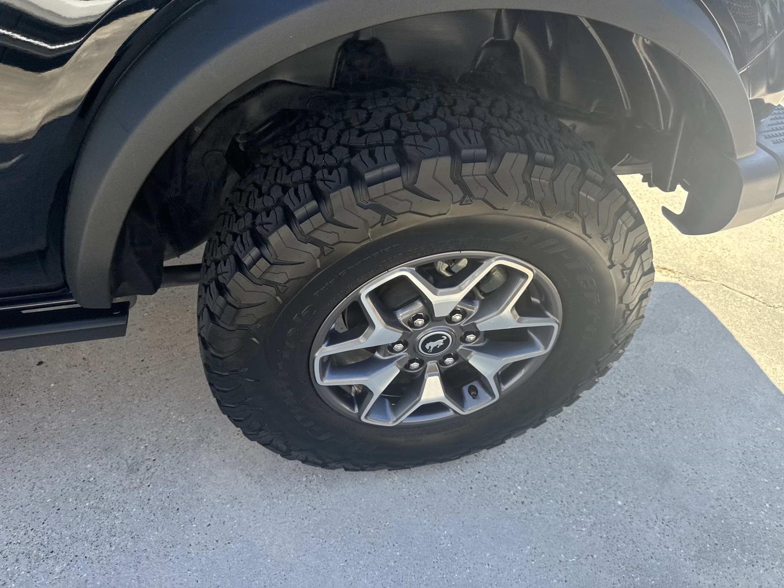 Used 2023 Shadow Black Ford Badlands image 4
