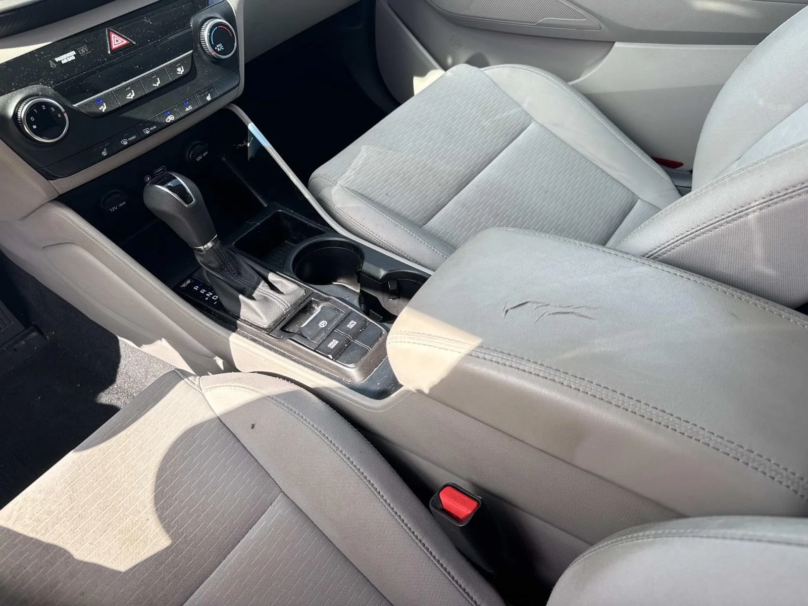 Used 2019 White Pearl Hyundai Value image 26
