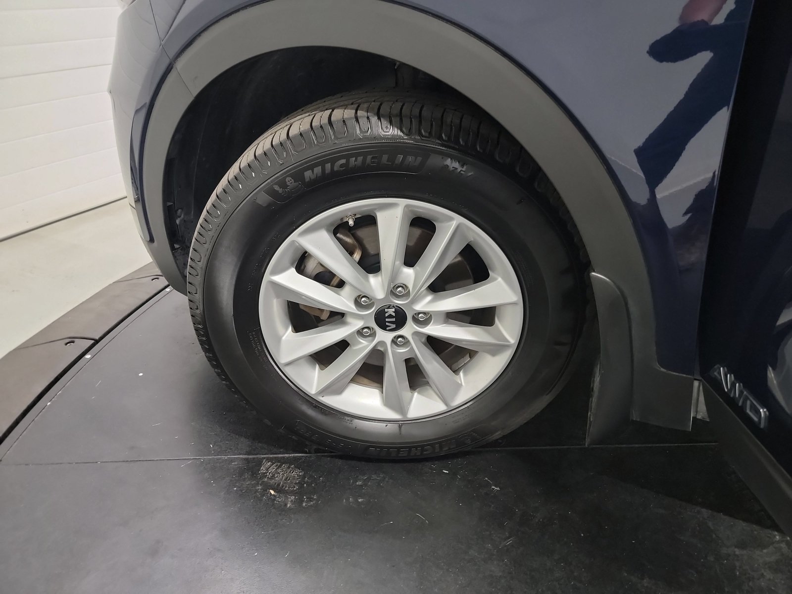 Used 2019 Blaze Blue Kia LX V6 image 28