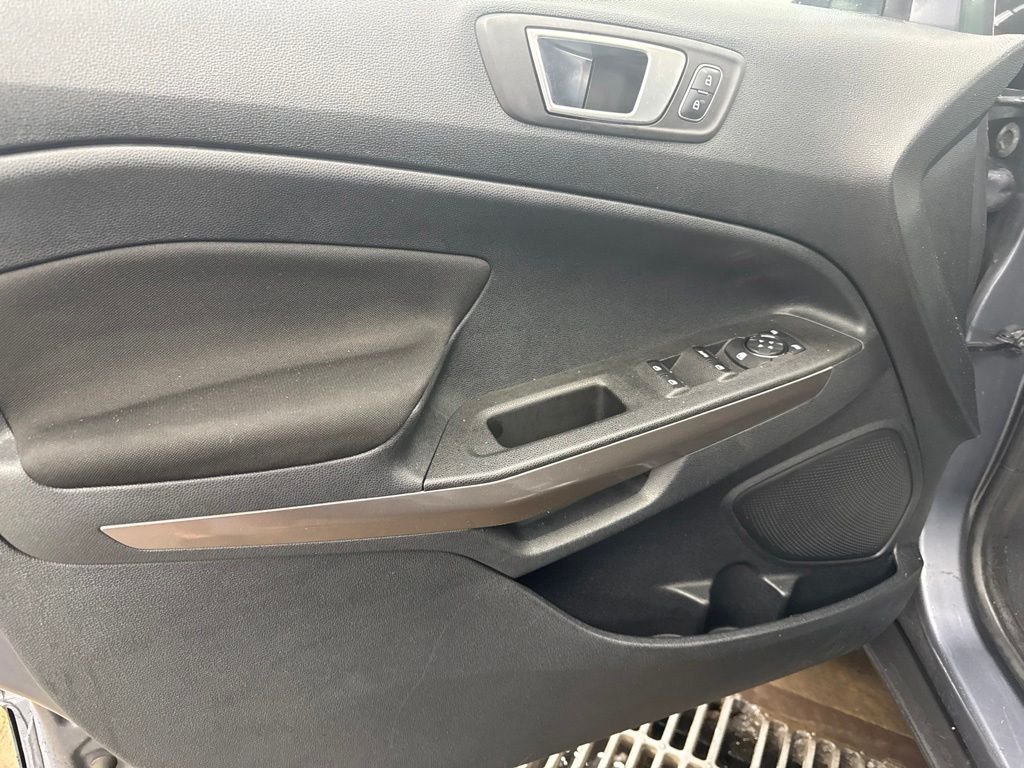 Used 2019 Gray Ford SE image 19
