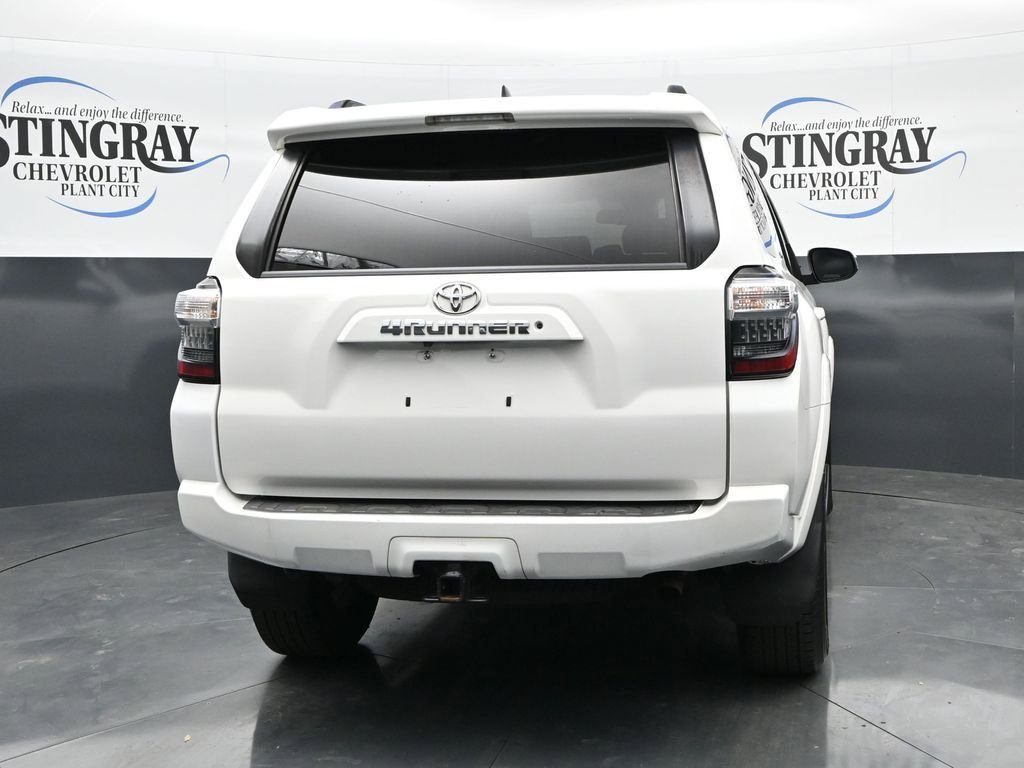 Used 2020 White Toyota SR5 image 6