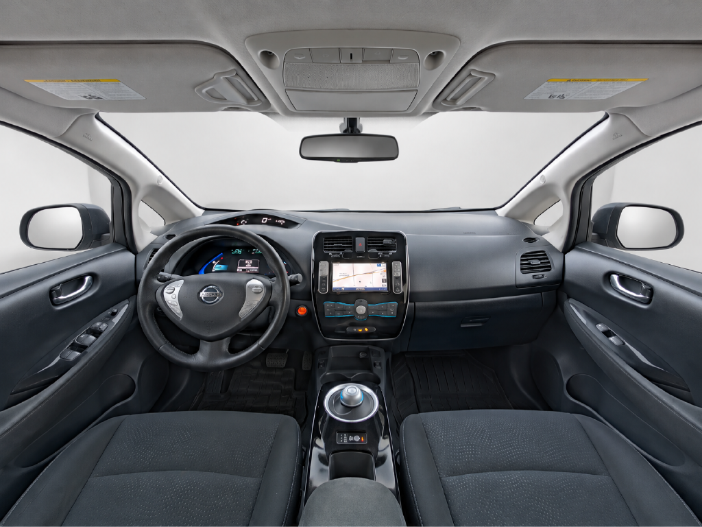 Used 2015 Gray Nissan SV image 13