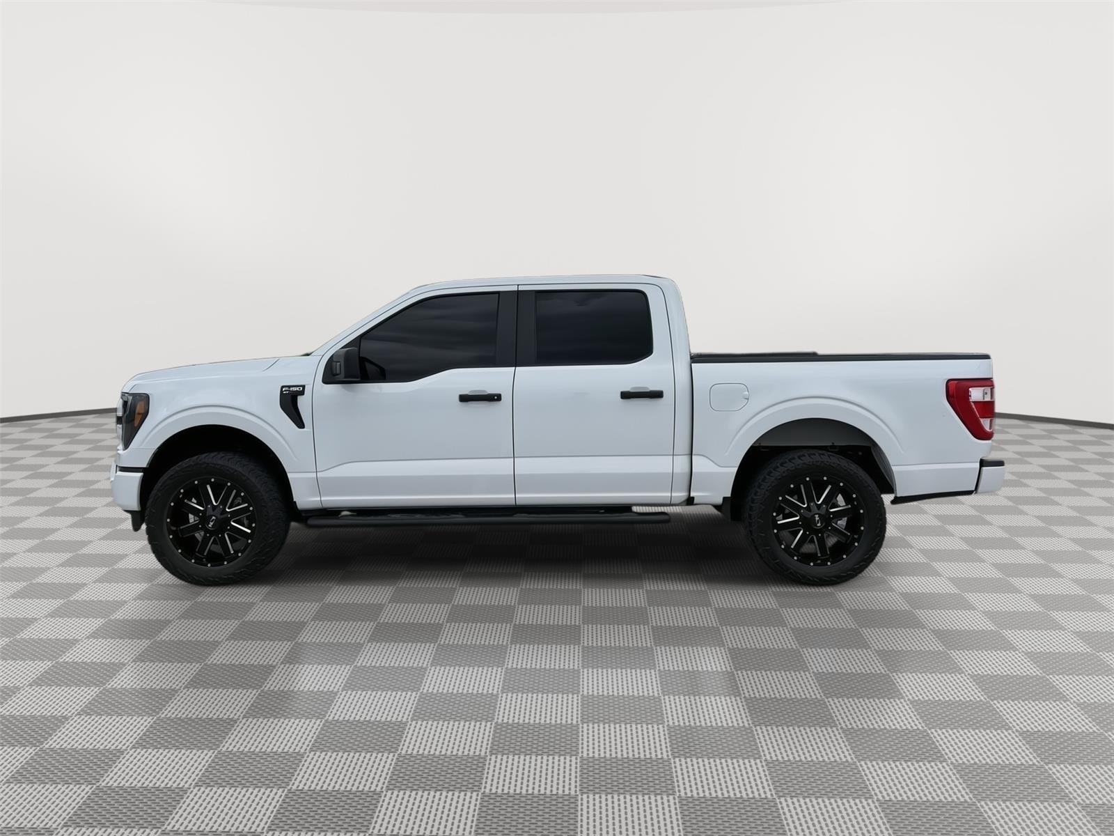 Used 2021 Oxford White Ford XL image 4