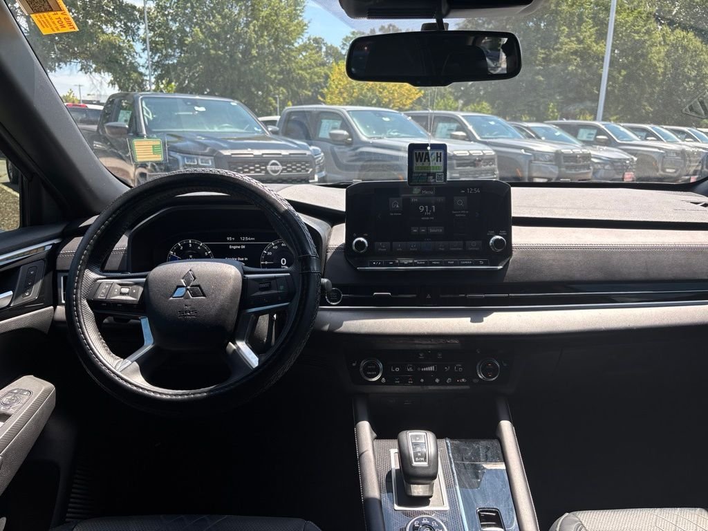 Used 2024 Gray Mitsubishi SEL Platinum Edition image 7