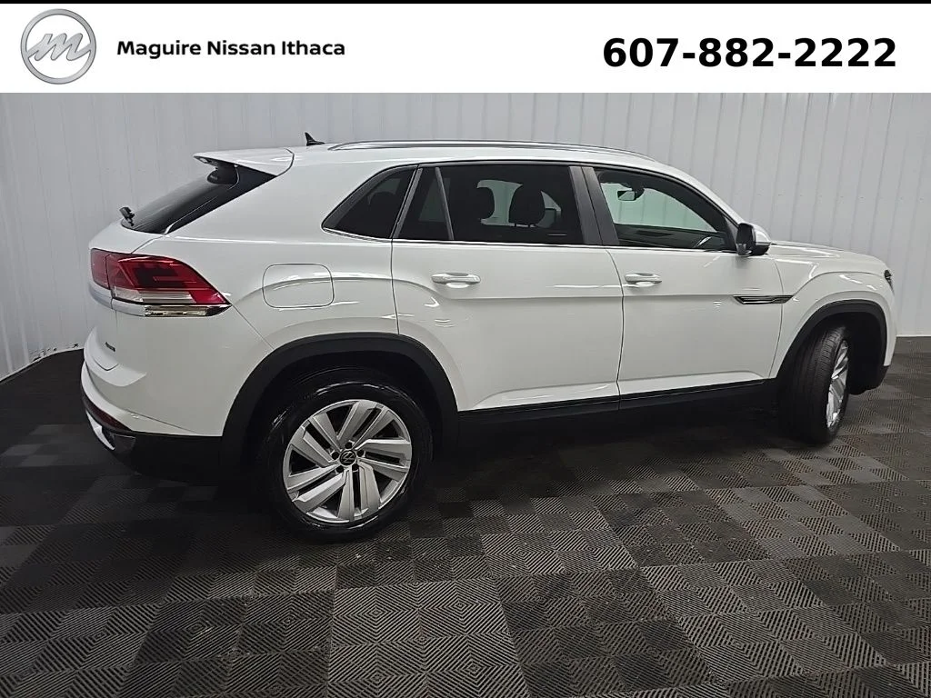 Used 2023 White Volkswagen 2.0T SE w/Technology image 4