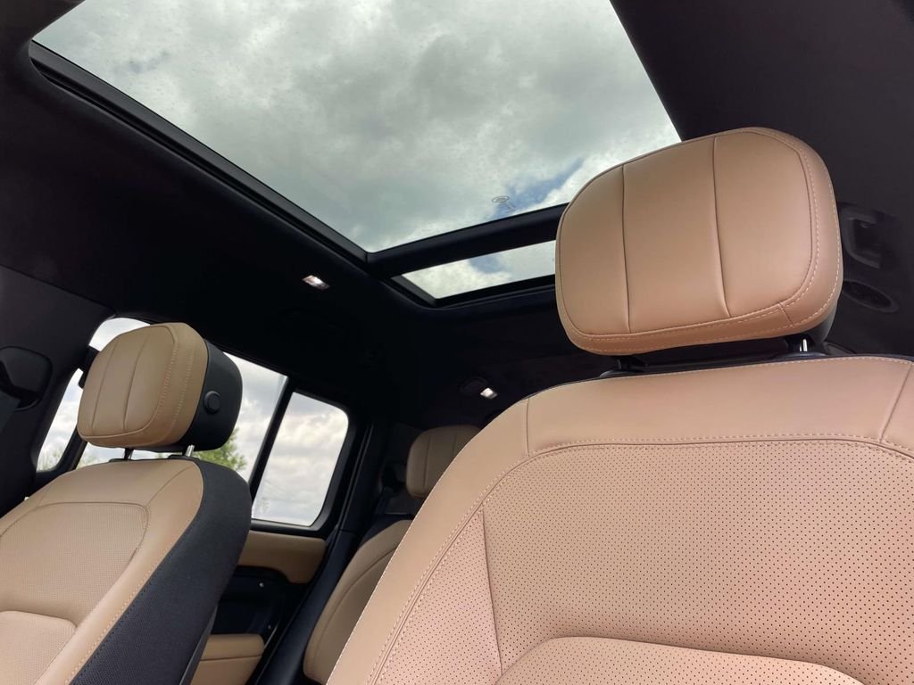 New 2026 Carpathian Grey Land Rover V8 image 16