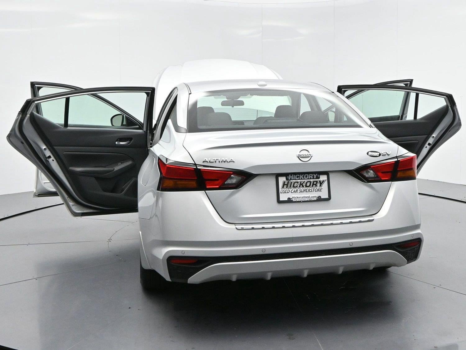 Used 2022 Brilliant Silver Metallic Nissan 2.5 SV image 36