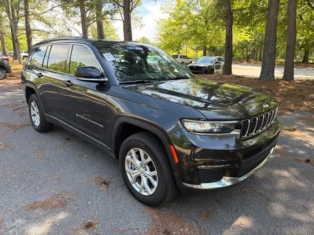 Used 2023 Gray Jeep Limited image 7