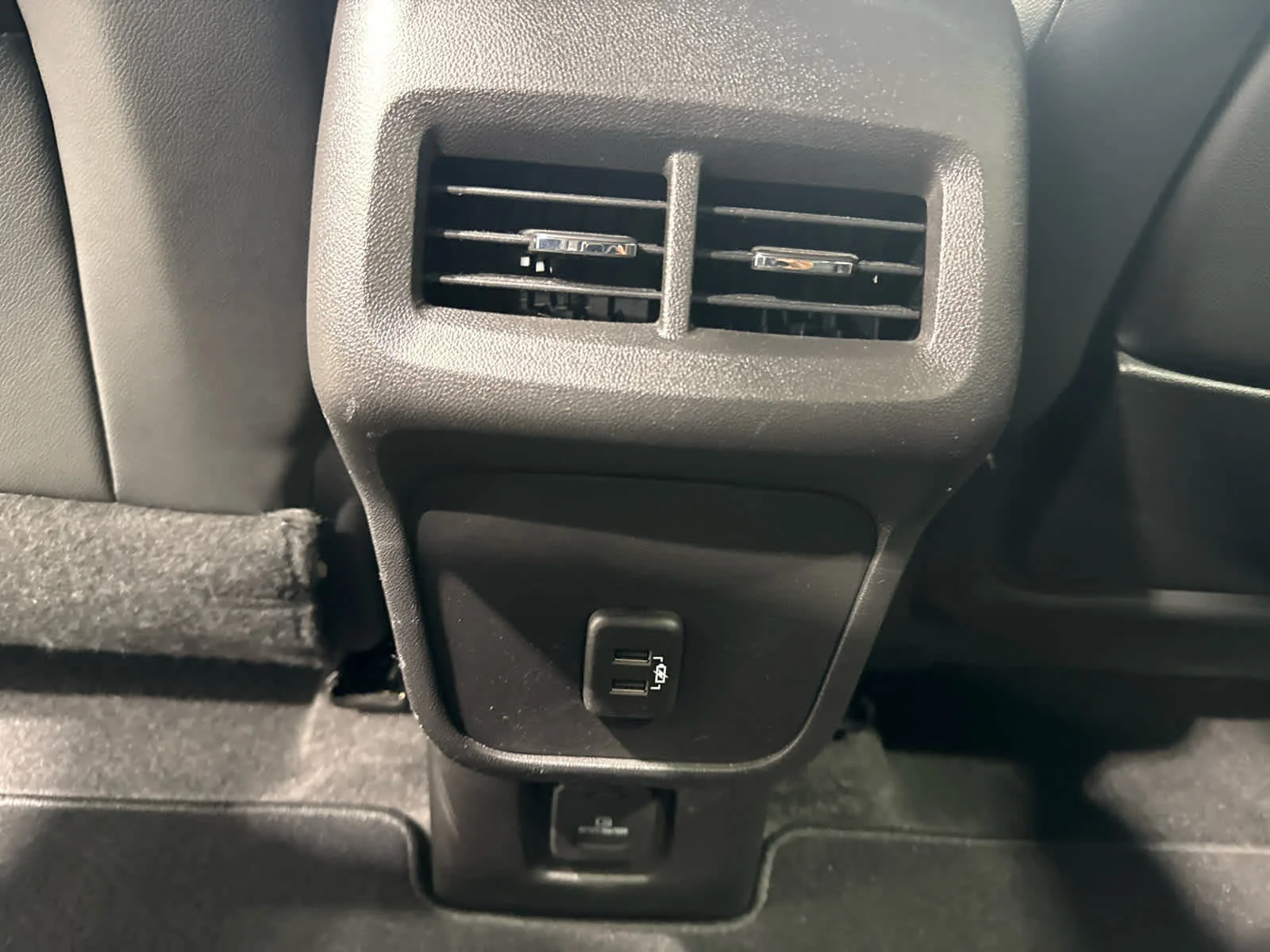 Used 2024 Sterling Metallic GMC SLT image 13