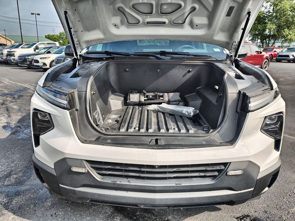 Used 2024 White Chevrolet Work Truck image 27