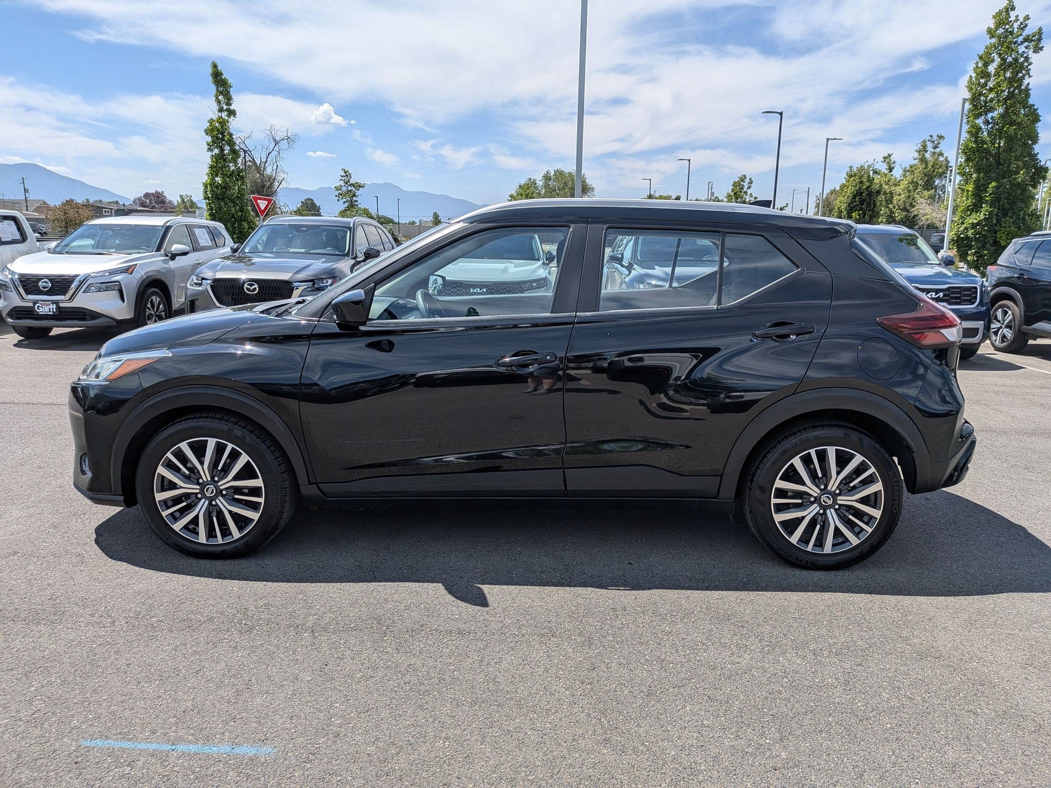 New 2021 Super Black Nissan SV image 5