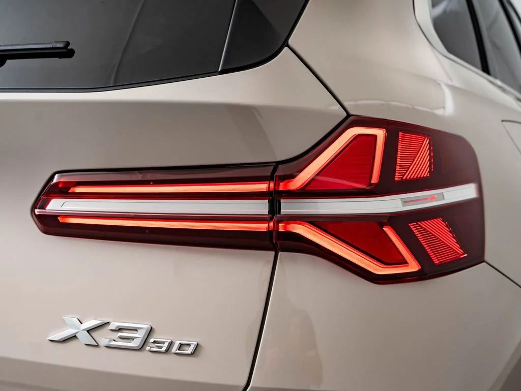 New 2026 Dune Grey Metallic BMW 30 xDrive image 9