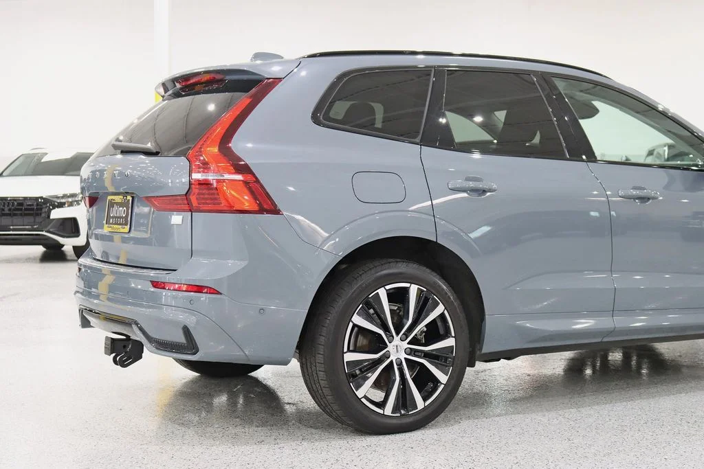 Used 2023 Gray Volvo Ultimate image 8