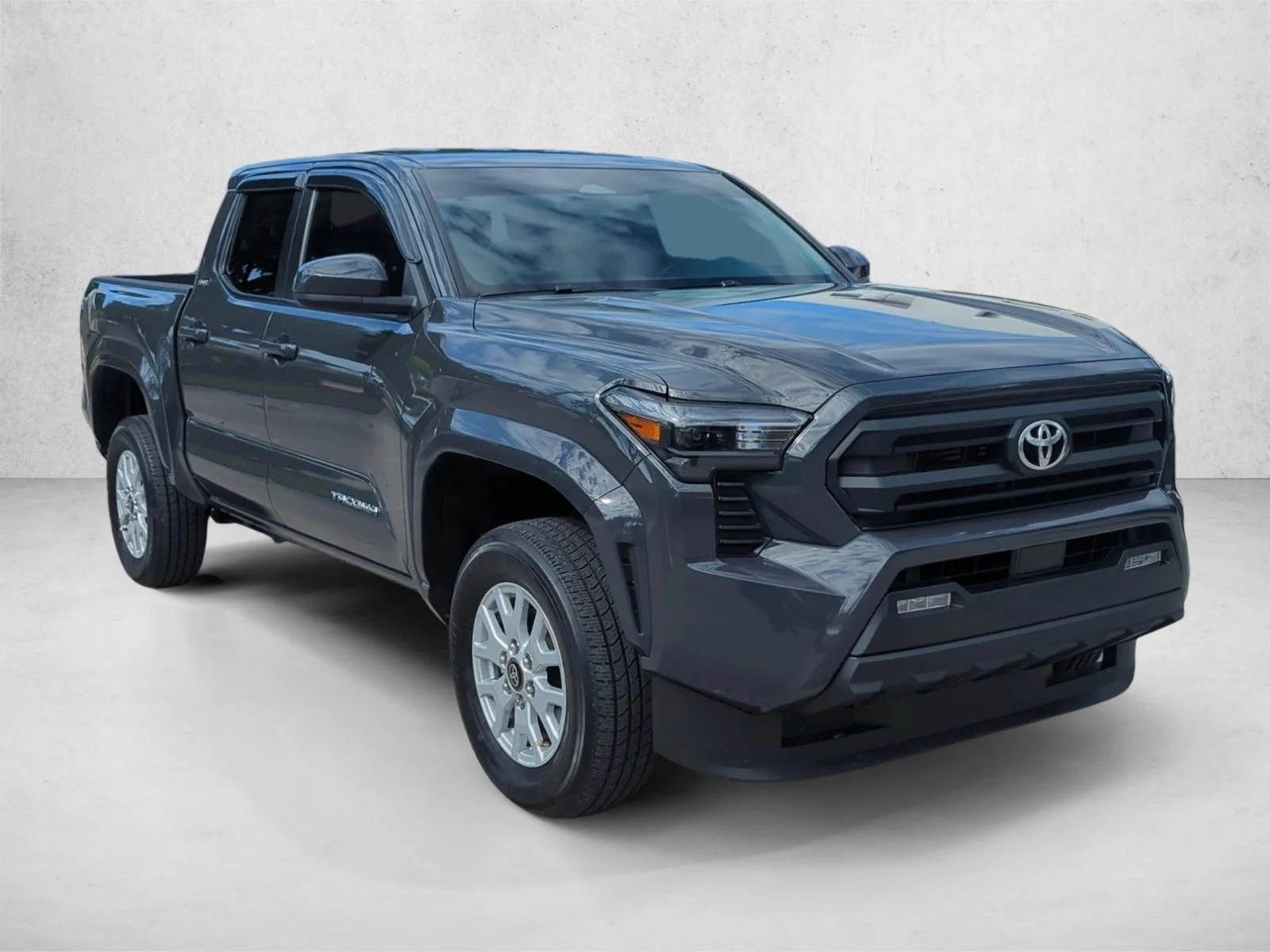 Used 2025 Underground Toyota SR5 image 3