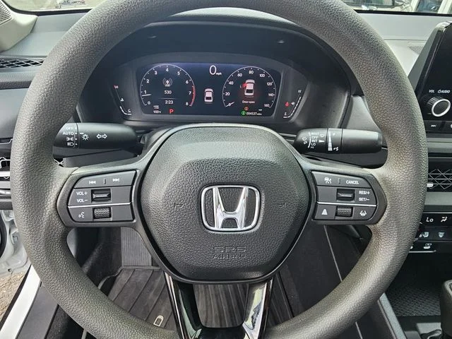 Used 2025  Honda SE image 28