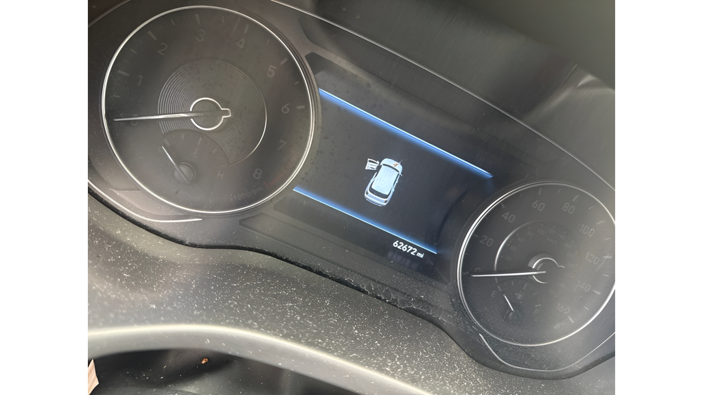 Used 2022 Silver Hyundai SEL image 7