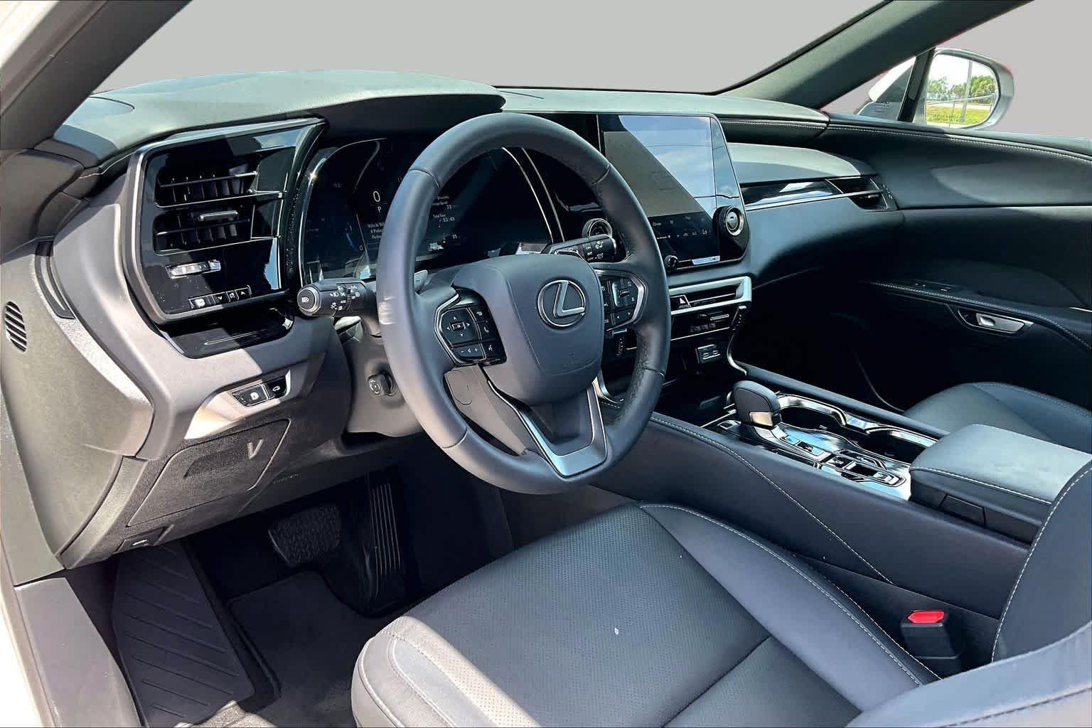 Used 2026 Eminent White Pearl Lexus  image 18