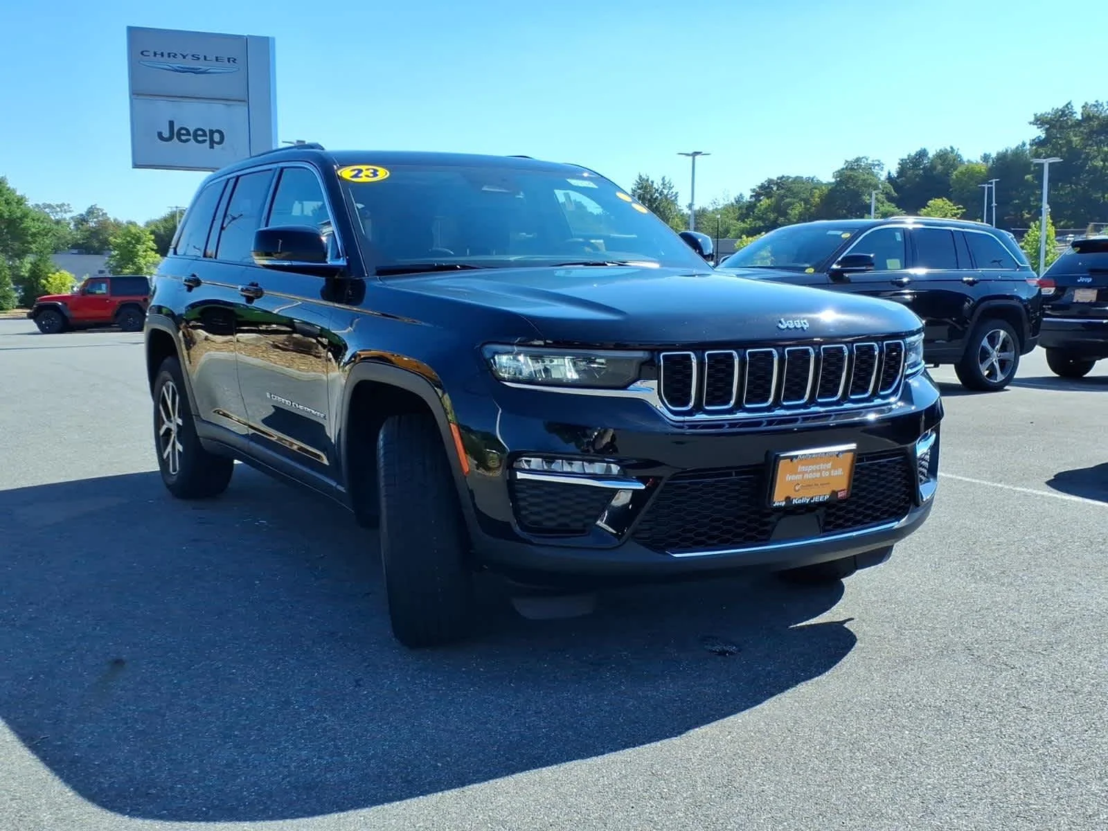 Certified Used 2023 Diamond Black Crystal Pearlcoat Jeep Limited image 5