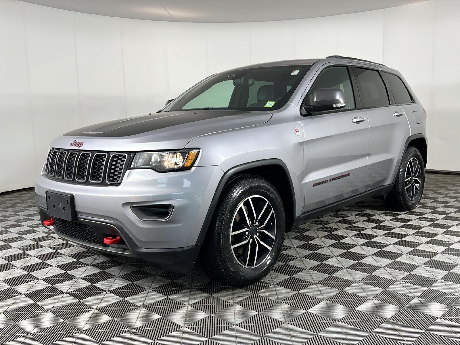 Used 2020 Billet Silver Metallic Clearcoat Jeep Trailhawk image 6