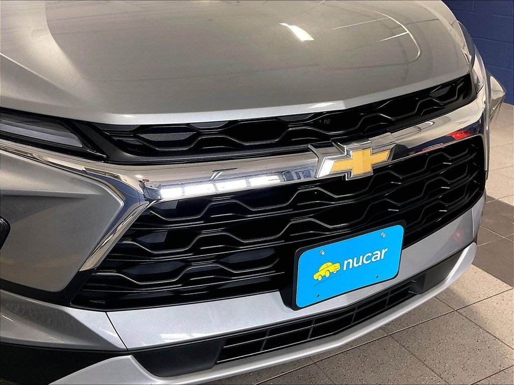 Used 2025 Gray Chevrolet LT image 30